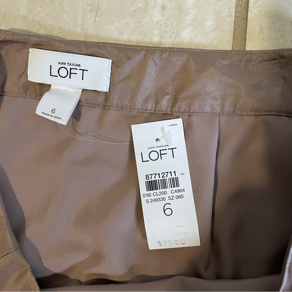 Loft mini skirt - Picture 2 of 3